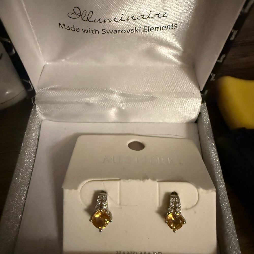 Illuminaire Swarvotski Crystal Citrine Earrings NEW - Picture 2 of 4